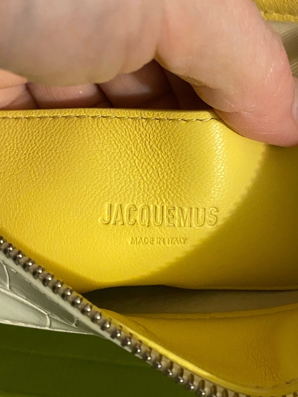 Authentic JACQUEMUS Le Grand Bisou Perle Leather Shoulder Bag Yellow - Picture 7 of 10